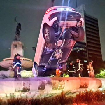 Audi Choca en Reforma y termina en la Diana Cazadora